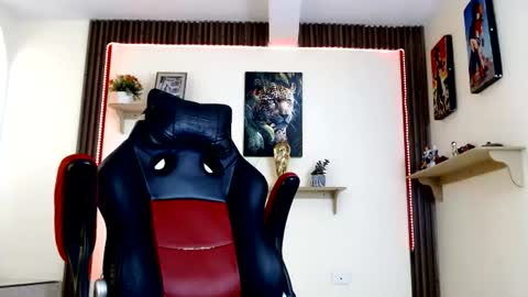 Snapshot of damian64436171 chatting on 06-18-26, 04:55 damian64436171 online show from 06-18-26, 04:55