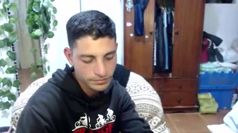 Snapshot of damian_29 chatting on 01-11-26, 01:21 Damian online show from 01-11-26, 01:21