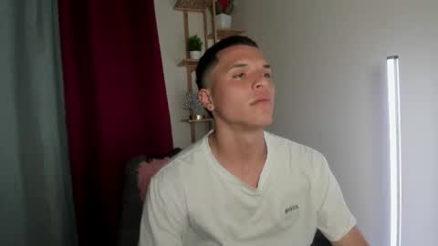 Snapshot of damian_vega13 chatting on 11-07-25, 10:43 damian_vega13 online show from 11-07-25, 10:43