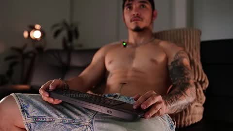 insta damn8   --------  online show from 02-08-26, 01:58