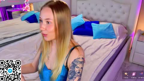 Snapshot of damn_emilia chatting on 12-02-25, 06:14 Emilia online show from 12-02-25, 06:14