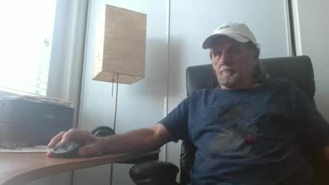 Snapshot of damn_yankee_ca chatting on 04-26-26, 10:51 damn_yankee_ca online show from 04-26-26, 10:51