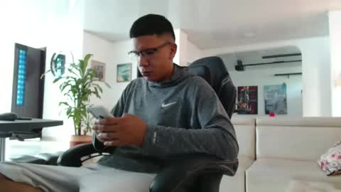 damyan_2003 online show from 04-05-26, 02:36