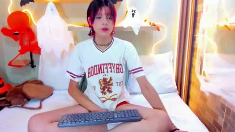 D A N online show from 10-24-25, 02:13