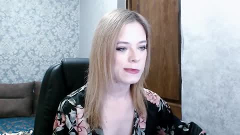 Snapshot of dana_smilex chatting on 04-25-26, 07:33 Dana SmileX online show from 04-25-26, 07:33