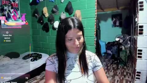 Snapshot of danaarey chatting on 05-19-26, 11:22 Danaa Rey online show from 05-19-26, 11:22