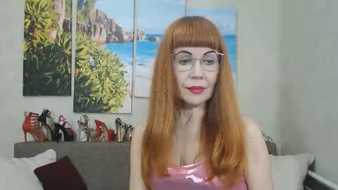 Snapshot of danceglory chatting on 05-25-26, 06:19 Danceglory online show from 05-25-26, 06:19