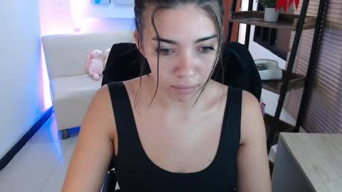 Snapshot of dangel_noir6 chatting on 04-24-26, 12:07 Veronica online show from 04-24-26, 12:07