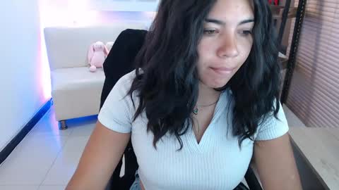 Snapshot of dangel_noir6 chatting on 05-11-26, 11:38 Veronica online show from 05-11-26, 11:38