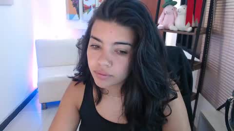 Snapshot of dangel_noir6 chatting on 05-13-26, 11:51 Veronica online show from 05-13-26, 11:51