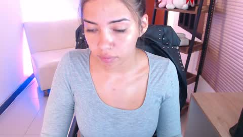 Snapshot of dangel_noir6 chatting on 05-28-26, 12:02 Veronica online show from 05-28-26, 12:02