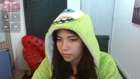 Snapshot of dangel_noir6 chatting on 06-13-26, 10:35 Veronica online show from 06-13-26, 10:35