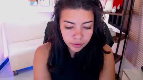 Snapshot of dangel_noir6 chatting on 06-22-26, 11:51 Veronica online show from 06-22-26, 11:51