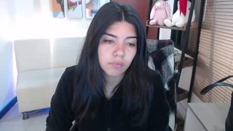 Snapshot of dangel_noir6 chatting on 06-26-26, 11:47 Veronica online show from 06-26-26, 11:47