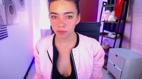 Snapshot of dangel_noir6 chatting on 07-29-26, 12:03 Veronica online show from 07-29-26, 12:03