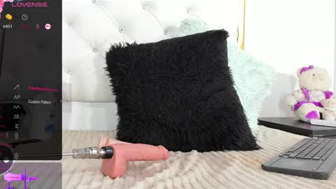 DANI online show from 12-17-24, 10:11