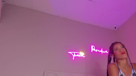 Snapshot of dani_skinny_ chatting on 09-15-25, 11:54 Hi I am Dani online show from 09-15-25, 11:54