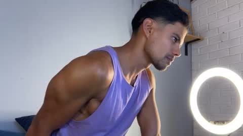 Snapshot of daniel0910s chatting on 01-19-25, 11:43 Daniel  online show from 01-19-25, 11:43
