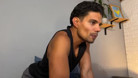 Snapshot of daniel0910s chatting on 02-03-25, 02:14 Daniel  online show from 02-03-25, 02:14
