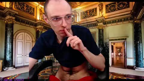 Snapshot of daniel9121 chatting on 03-10-25, 12:15 Daniel9121 online show from 03-10-25, 12:15