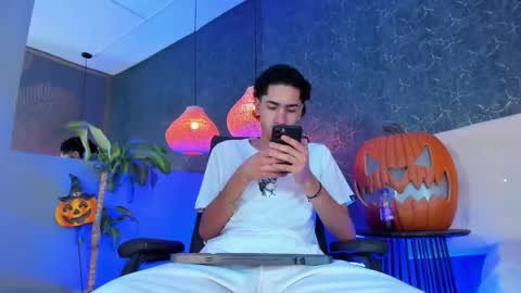 Snapshot of daniel_brawn chatting on 10-19-25, 06:52 Daniel online show from 10-19-25, 06:52