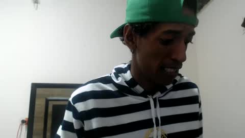 Snapshot of daniel_long_cock chatting on 10-07-25, 10:07 Daniel online show from 10-07-25, 10:07