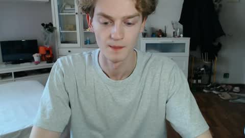 Snapshot of daniel_yumm chatting on 04-30-26, 11:27 Daniel online show from 04-30-26, 11:27