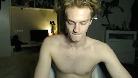 Snapshot of daniel_yumm chatting on 05-17-26, 05:42 Daniel online show from 05-17-26, 05:42