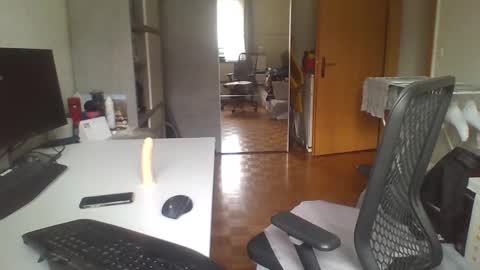 newcumer online show from 02-12-25, 02:10