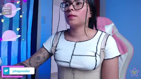 Snapshot of daniela_cute22 chatting on 05-28-26, 09:12 DANIELA online show from 05-28-26, 09:12