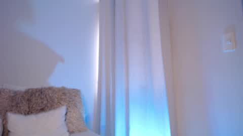 Lucia online show from 10-09-25, 05:11