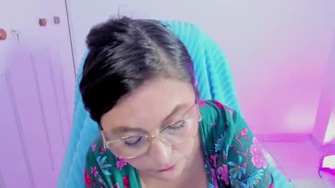 Daniela online show from 11-22-25, 07:40