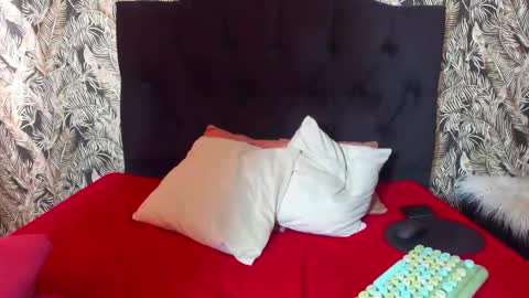 danielamonroe online show from 11-18-25, 08:46