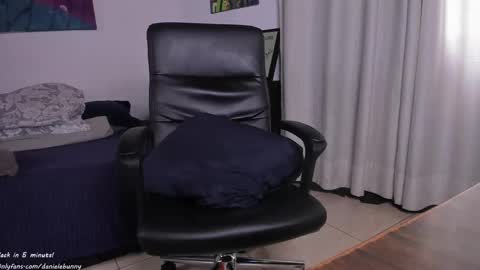 Daniele Bunny online show from 04-15-26, 07:58