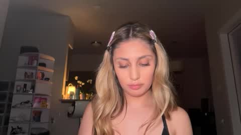 daniellarae1 online show from 04-09-26, 06:19