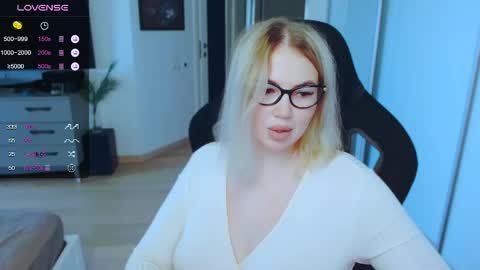 Snapshot of danielle_dunn chatting on 06-02-26, 04:25 Danny online show from 06-02-26, 04:25