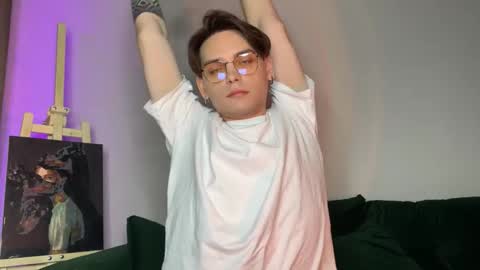 Snapshot of danieltuckerr chatting on 10-29-25, 03:25 danieltuckerr online show from 10-29-25, 03:25