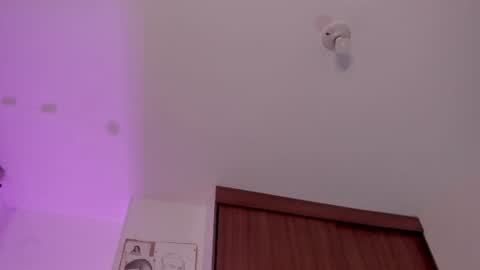 Snapshot of danii_boobs chatting on 06-11-26, 06:22 danii_boobs online show from 06-11-26, 06:22