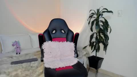 Daniela  online show from 11-29-25, 06:55