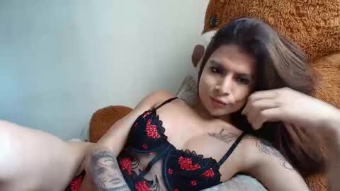 Snapshot of danii_rose chatting on 05-15-26, 08:16 Rose online show from 05-15-26, 08:16