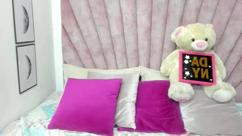 DaniiBelluci  online show from 11-25-25, 03:06