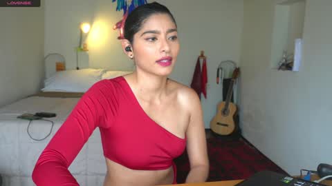 danalle .. online show from 01-12-25, 07:53