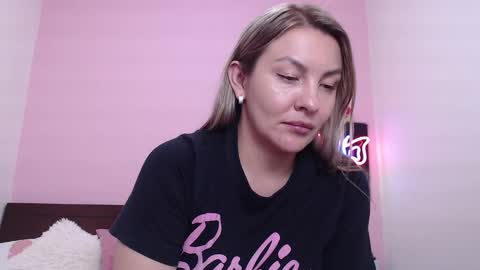 Snapshot of danika_bellaa chatting on 02-02-25, 01:34 K A R O L online show from 02-02-25, 01:34
