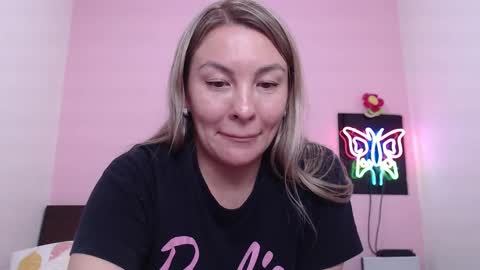 Snapshot of danika_bellaa chatting on 02-02-25, 04:37 K A R O L online show from 02-02-25, 04:37