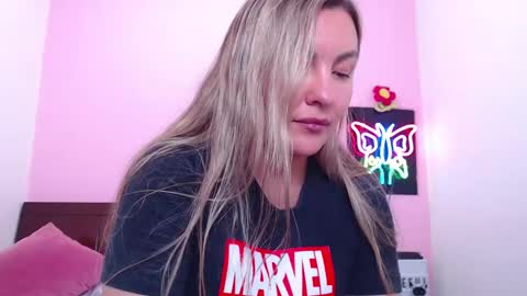 Snapshot of danika_bellaa chatting on 03-04-25, 02:06 K A R O L online show from 03-04-25, 02:06
