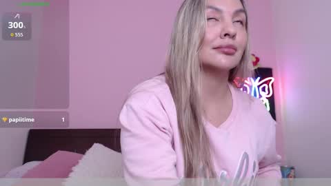 Snapshot of danika_bellaa chatting on 09-13-25, 02:11 K A R O L online show from 09-13-25, 02:11