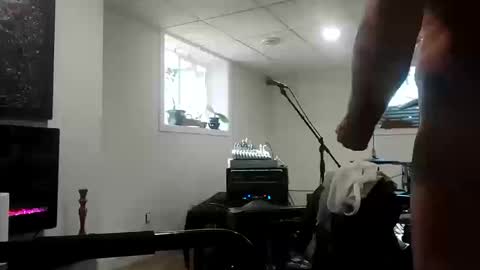 danimal5000 online show from 10-10-25, 07:02