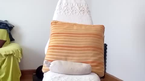 Snapshot of daniroca8 chatting on 10-26-25, 02:34 daniroca8 online show from 10-26-25, 02:34