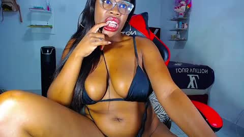 Snapshot of danisabrownn chatting on 06-06-26, 06:12 danisabrownn online show from 06-06-26, 06:12