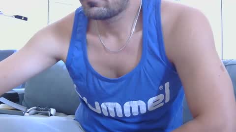 Snapshot of danithenew chatting on 10-17-25, 09:45 danithenew online show from 10-17-25, 09:45